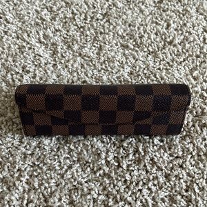NWT Daisy Rose Brown Checkered Eyeglass Case
